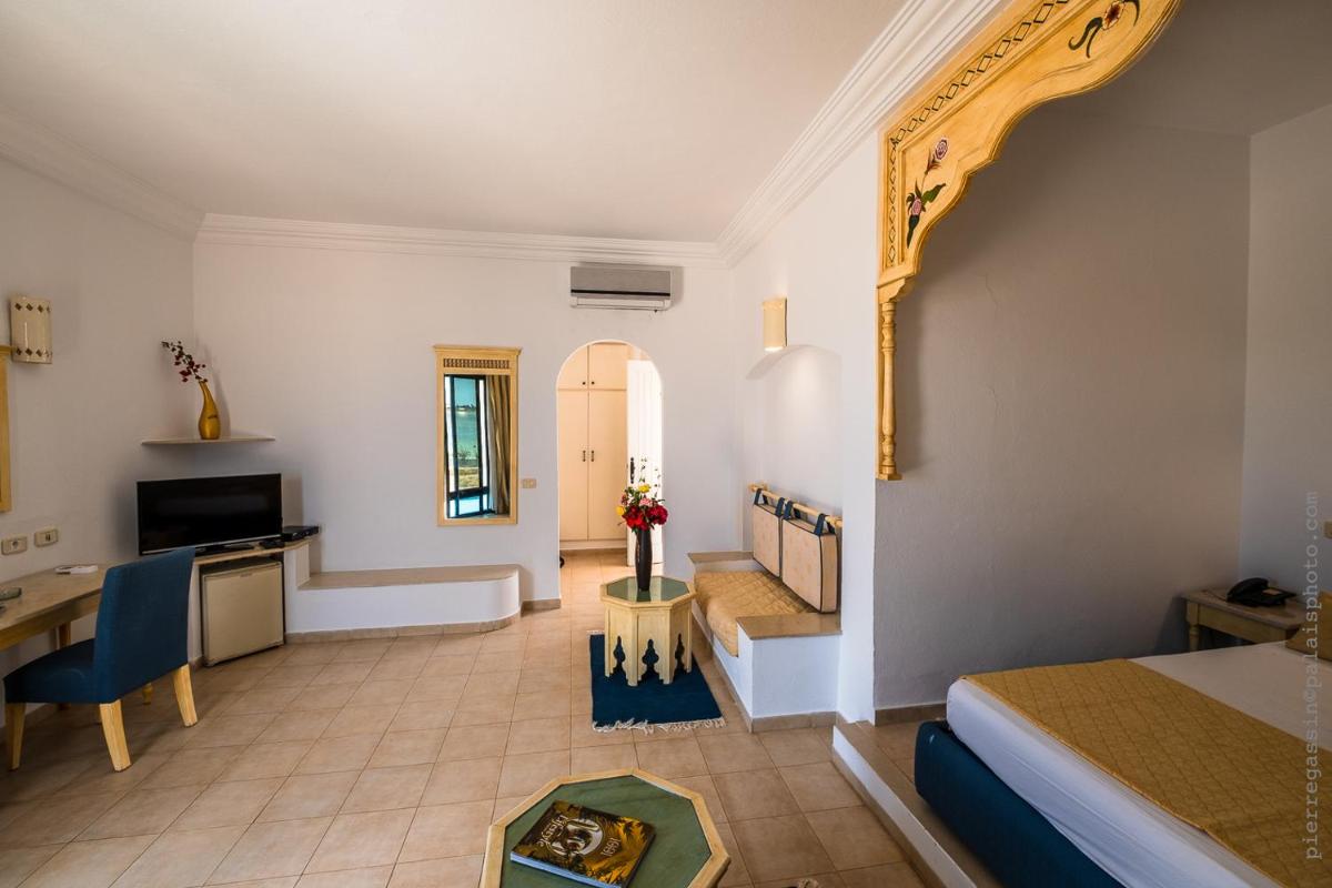 Hotel Cercina - Housity