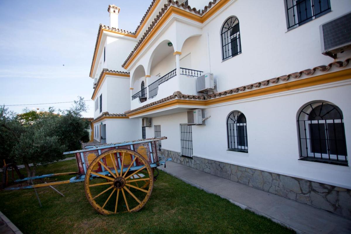 Hostal Los Pinos - Housity