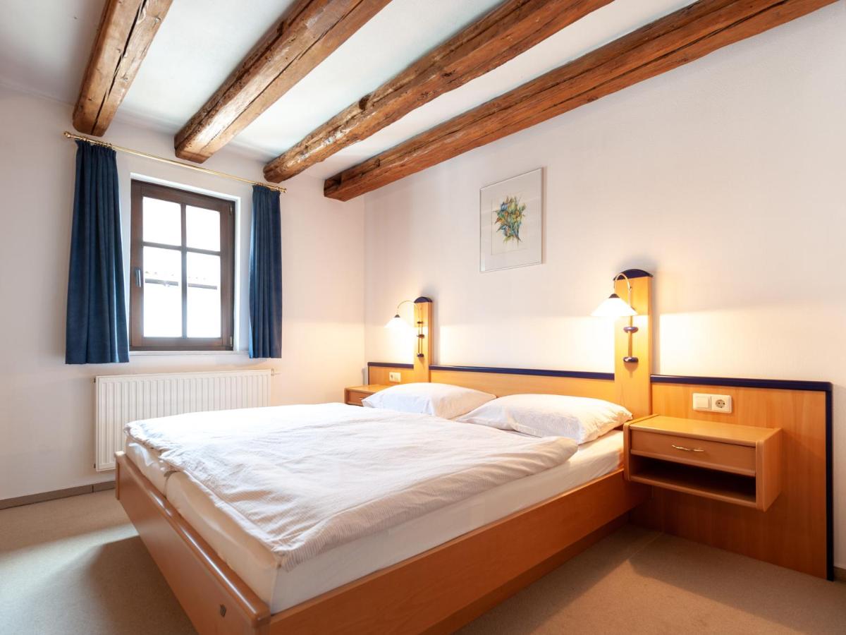 Gästezimmer im Weingut Wolf - Housity