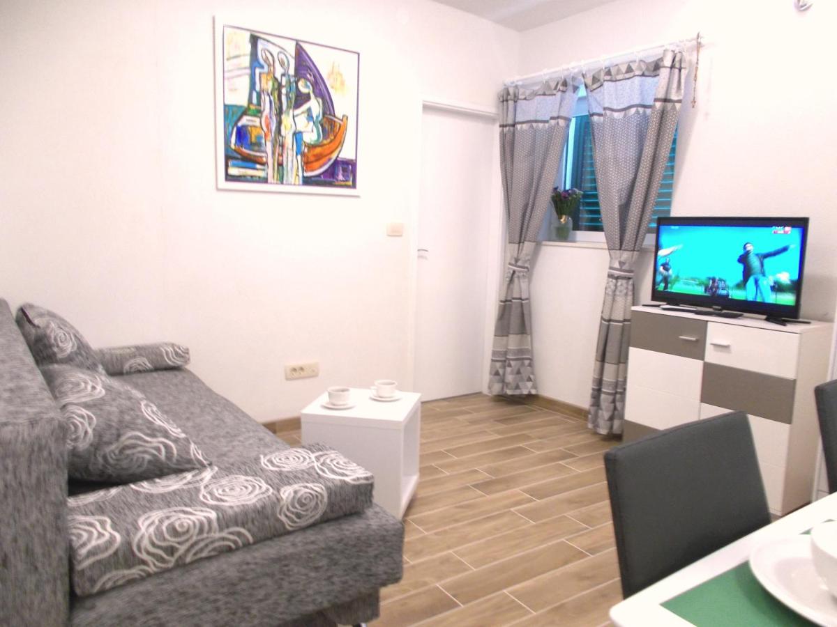 Suitetrails - Modern family apartment near the sea, Vranjic