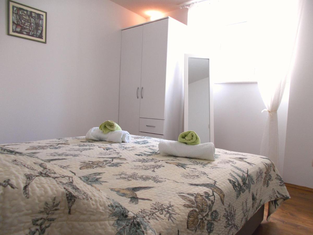 Suitetrails - Modern family apartment near the sea, Vranjic