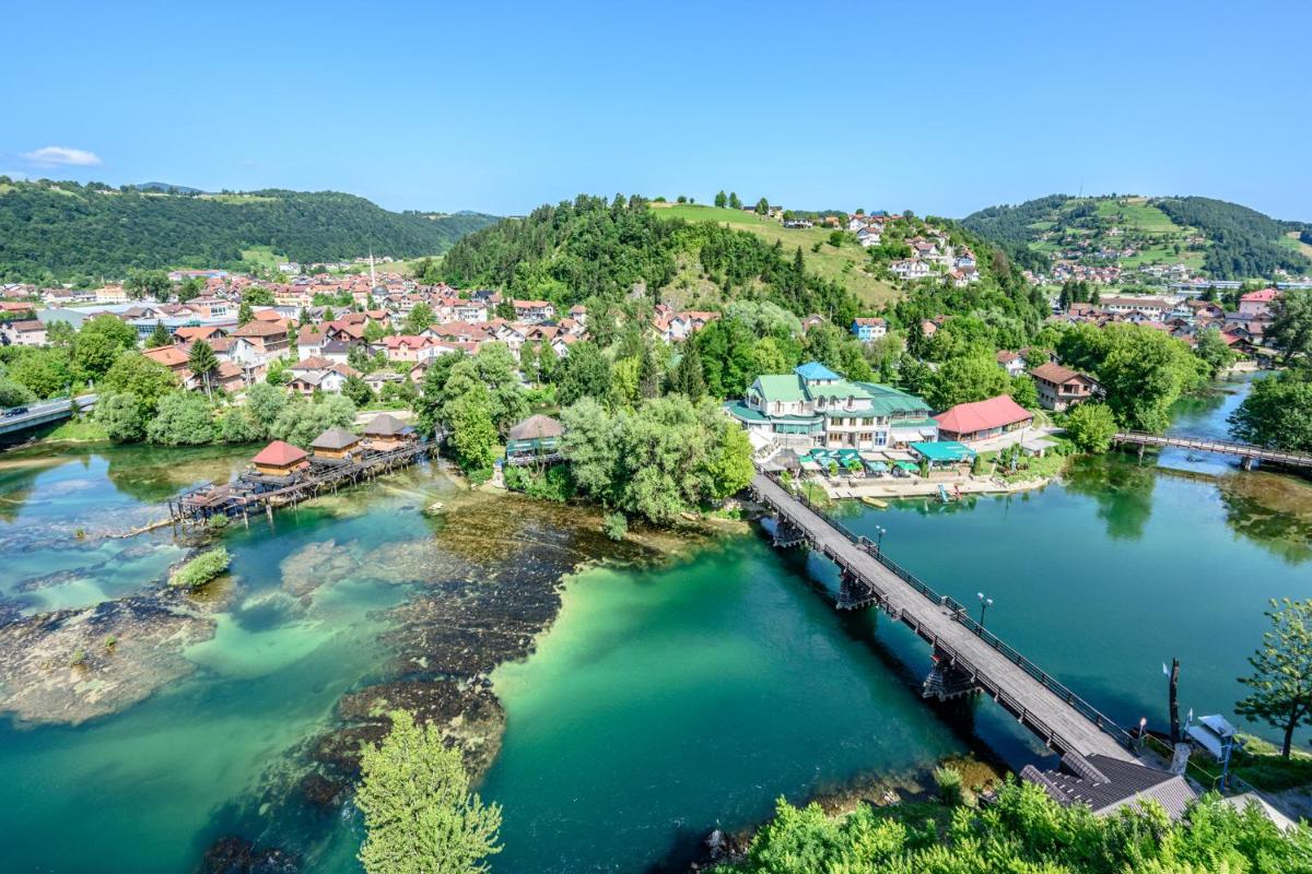 House on piles, Una river 'Apartman Una' - Housity