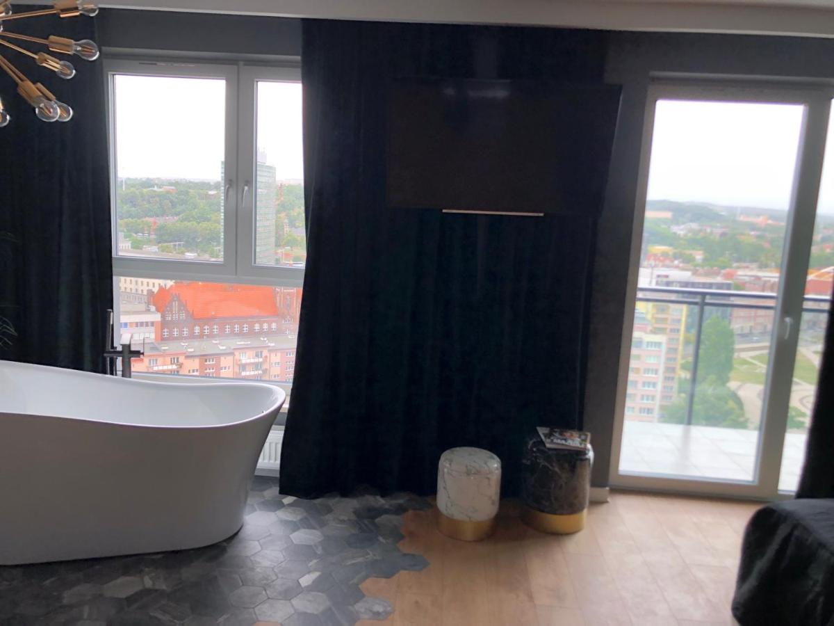Jacuzzi Suite - Housity