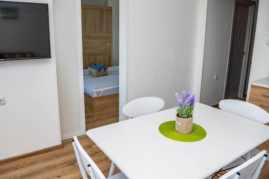 Apartment Vazrozhdenska - Housity