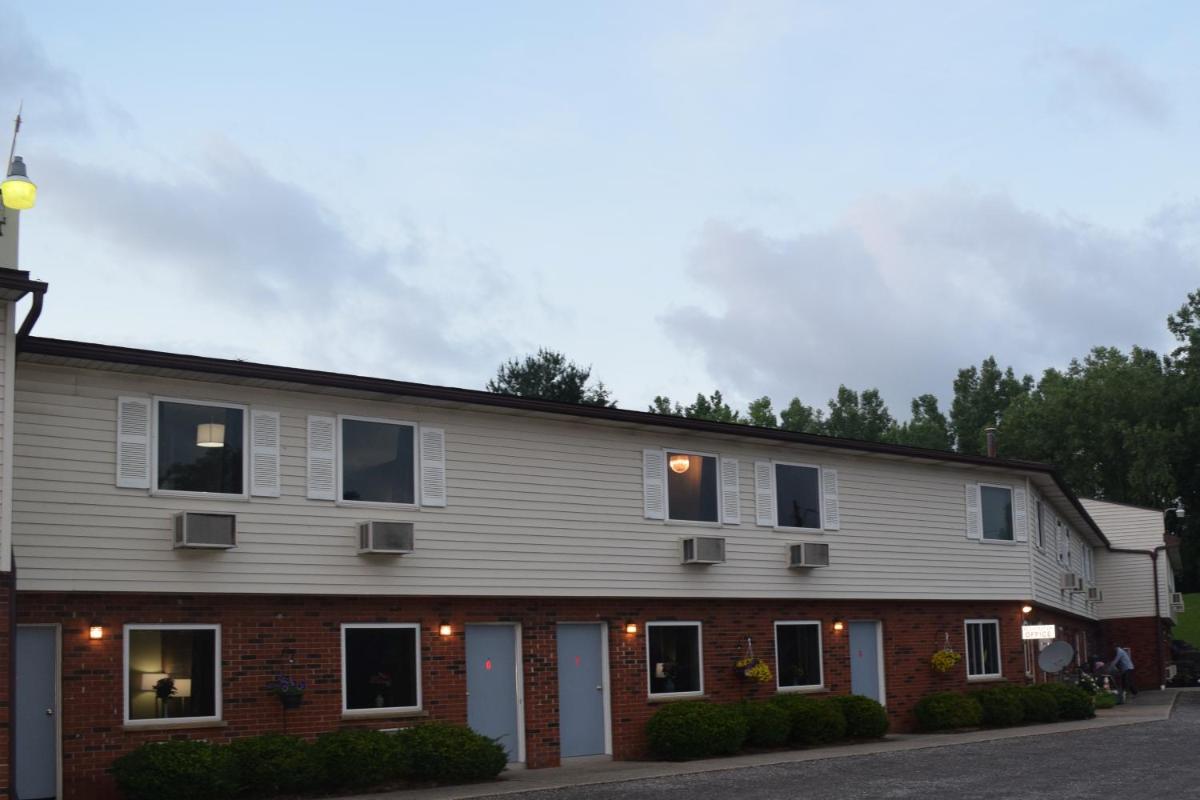 Attican Motel - Attica - Batavia - Warsaw - Darien Lake - Housity