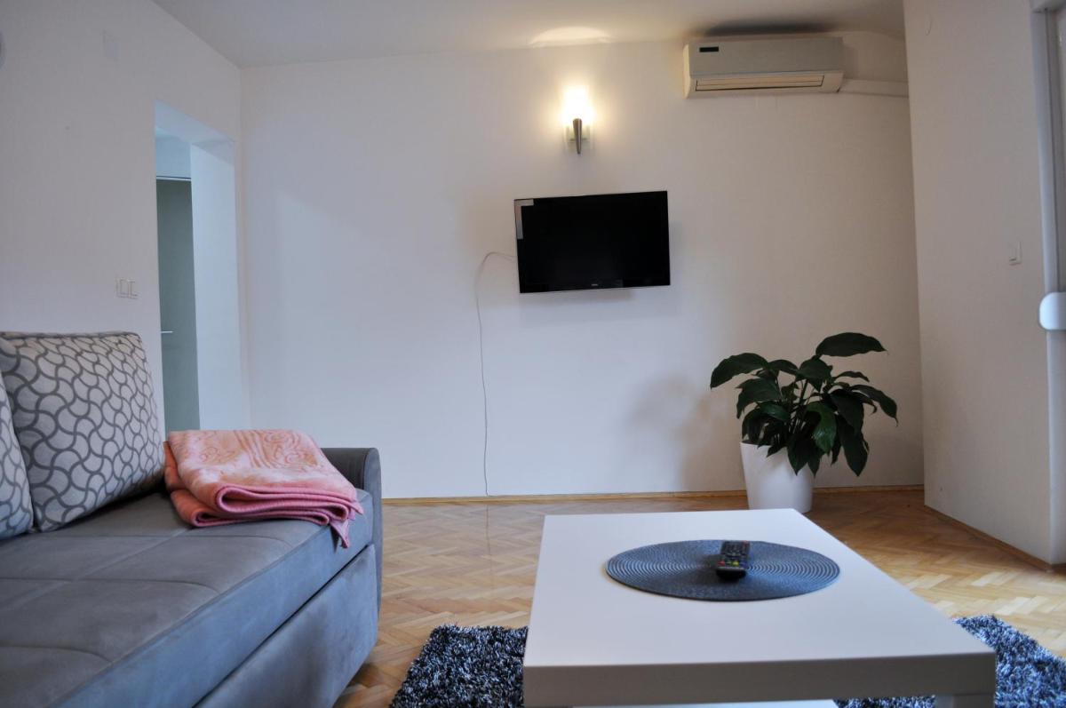 Apartman Dina - Housity