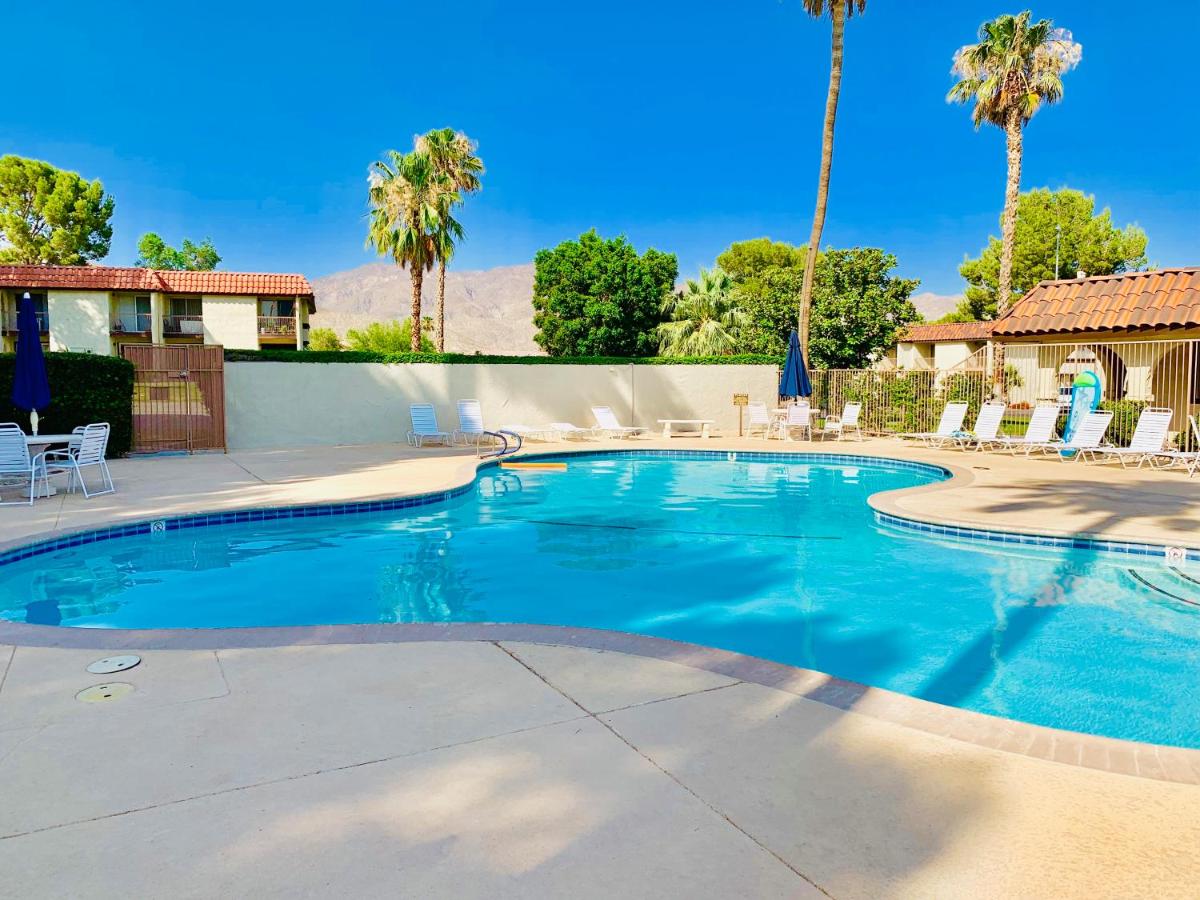 Desert Getaway - Housity