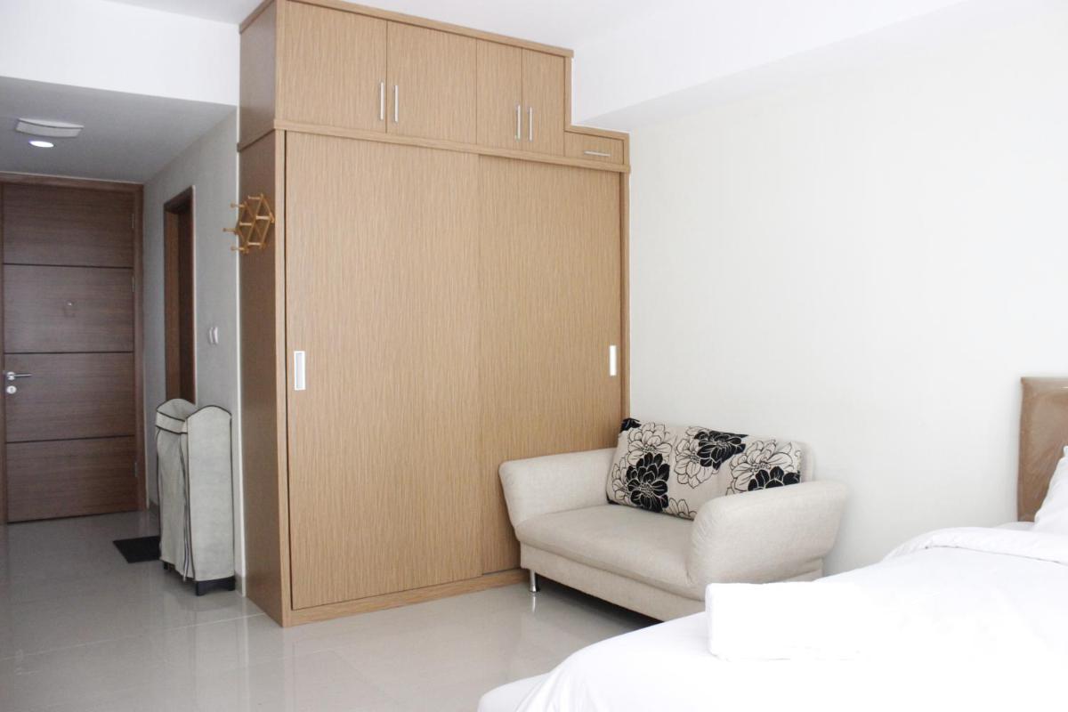 Comfortable Studio at Beverly Dago Apartment near ITB By Travelio - Housity