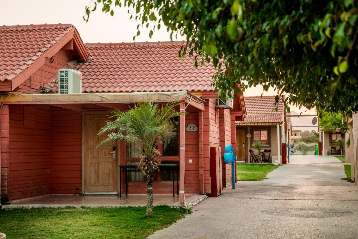 Biankini Village Resort - Housity