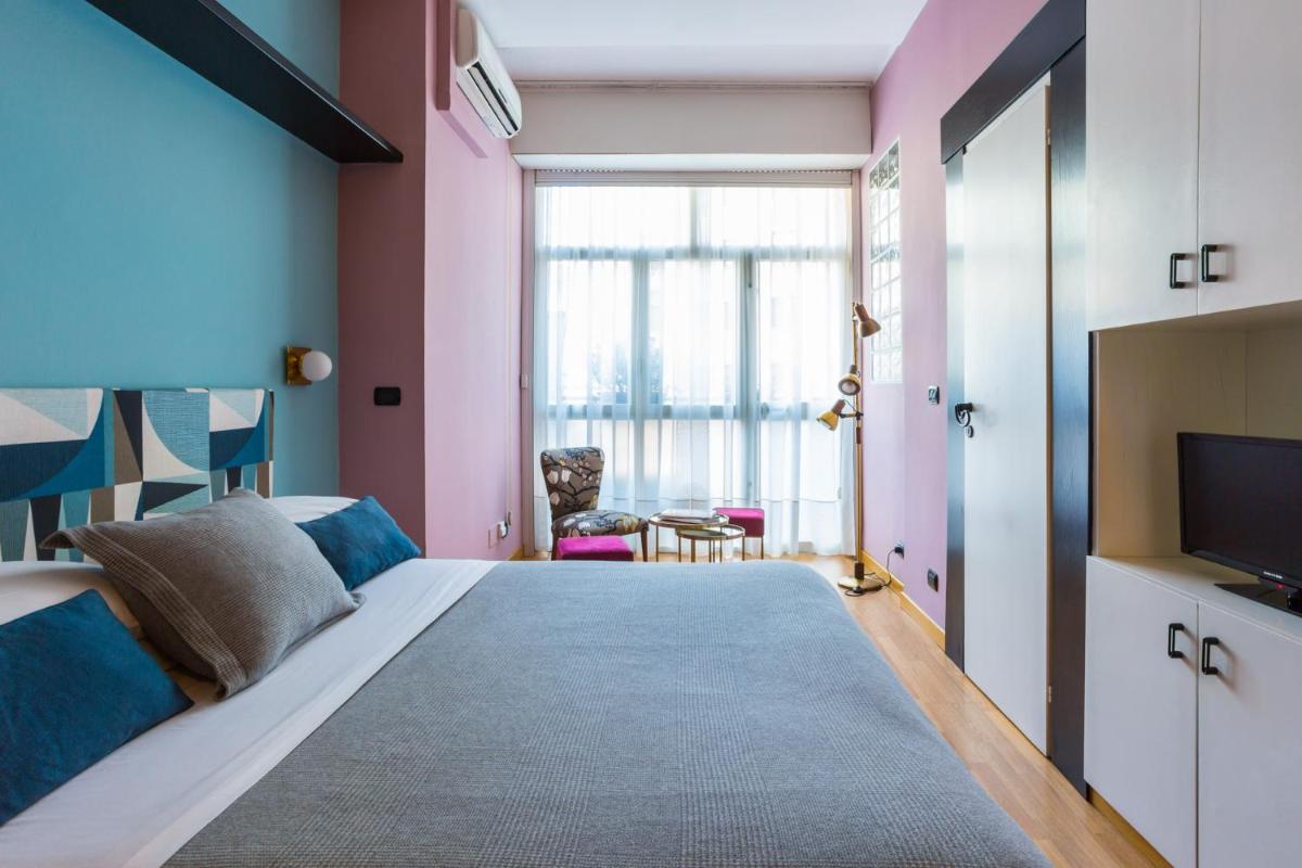 Lovely Studio with Terrace in the heart of Milan - Housity