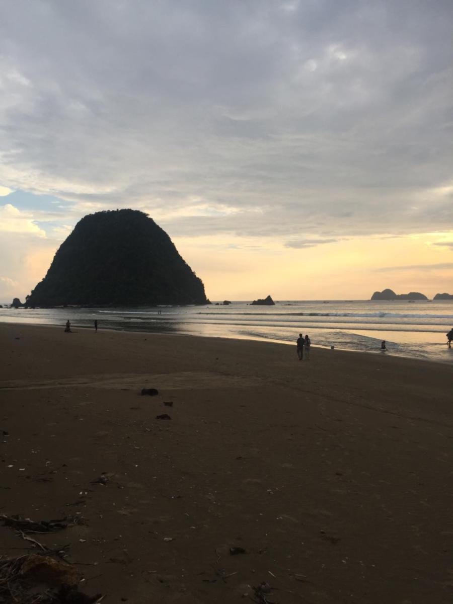 Red island villas - Housity