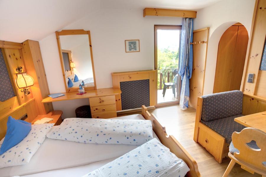Hotel Weinberg - Housity