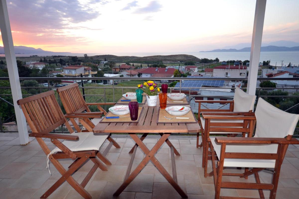 Corinthian Sun - Vacation Home - Housity
