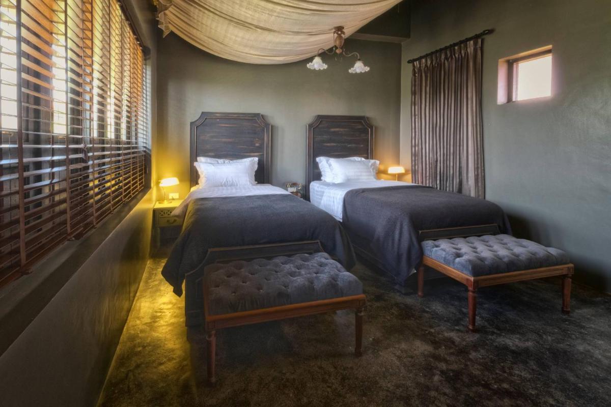 Reverie Siam - Housity