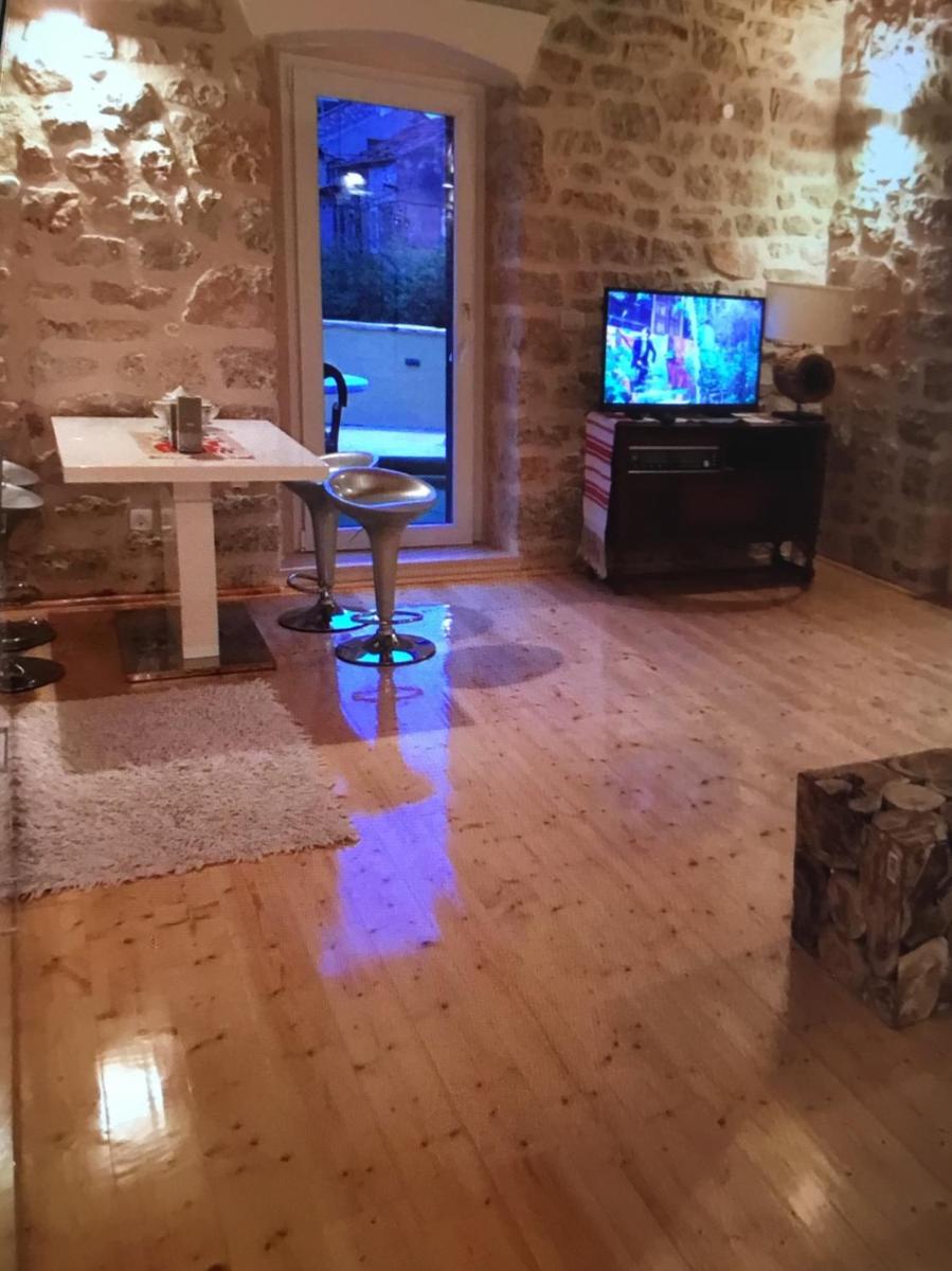 Stein Haus - Housity