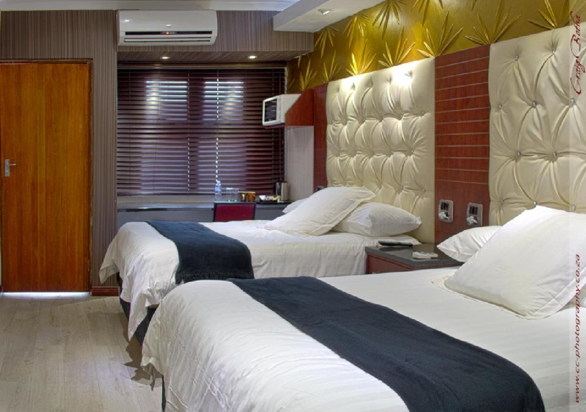 The Royal Courtyard - Housity