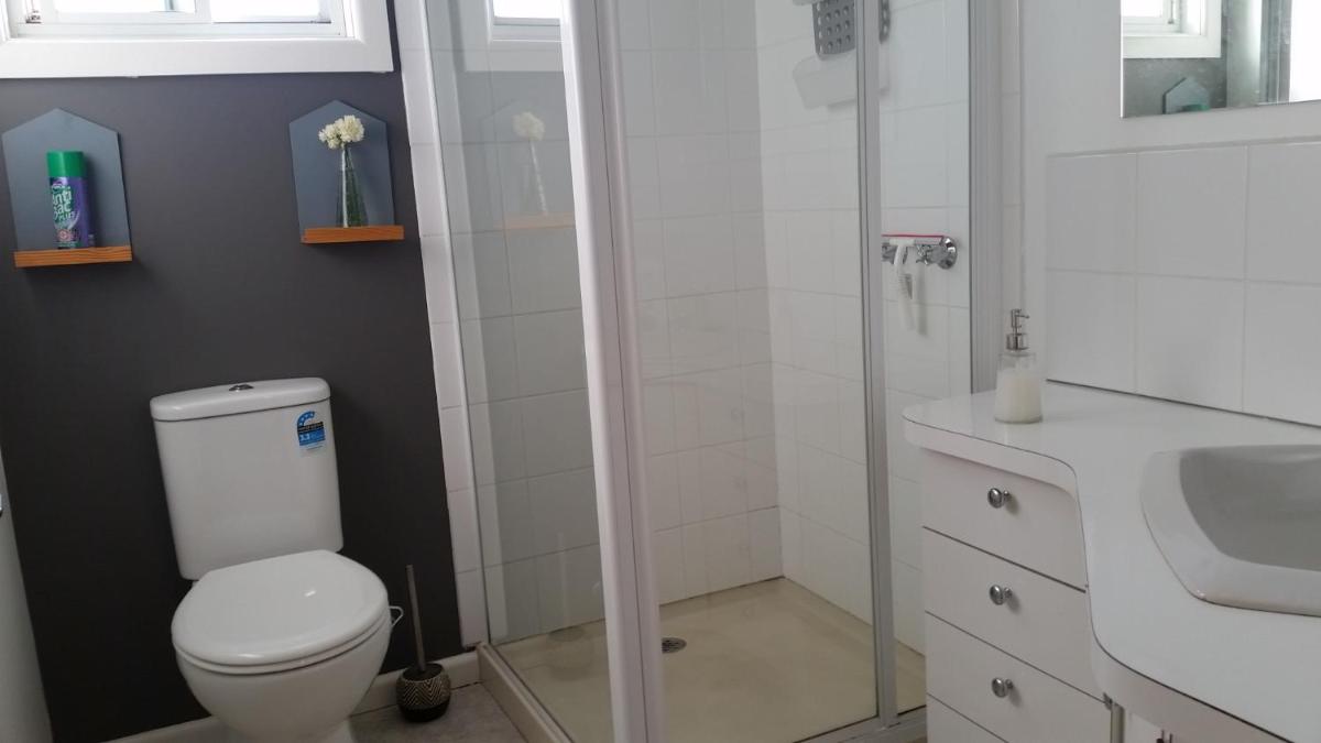Gateway to the Surf Coast and Geelong - Housity