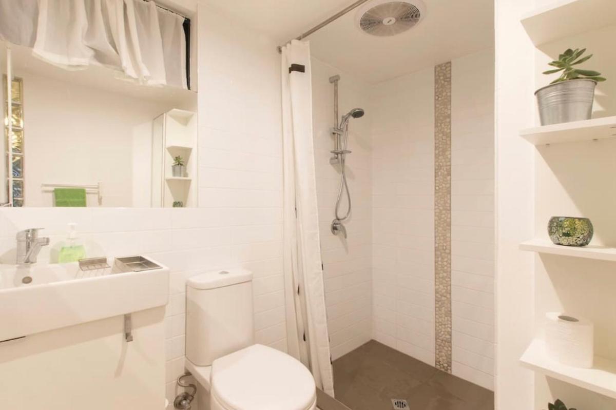 Funky, Central Studio - Housity