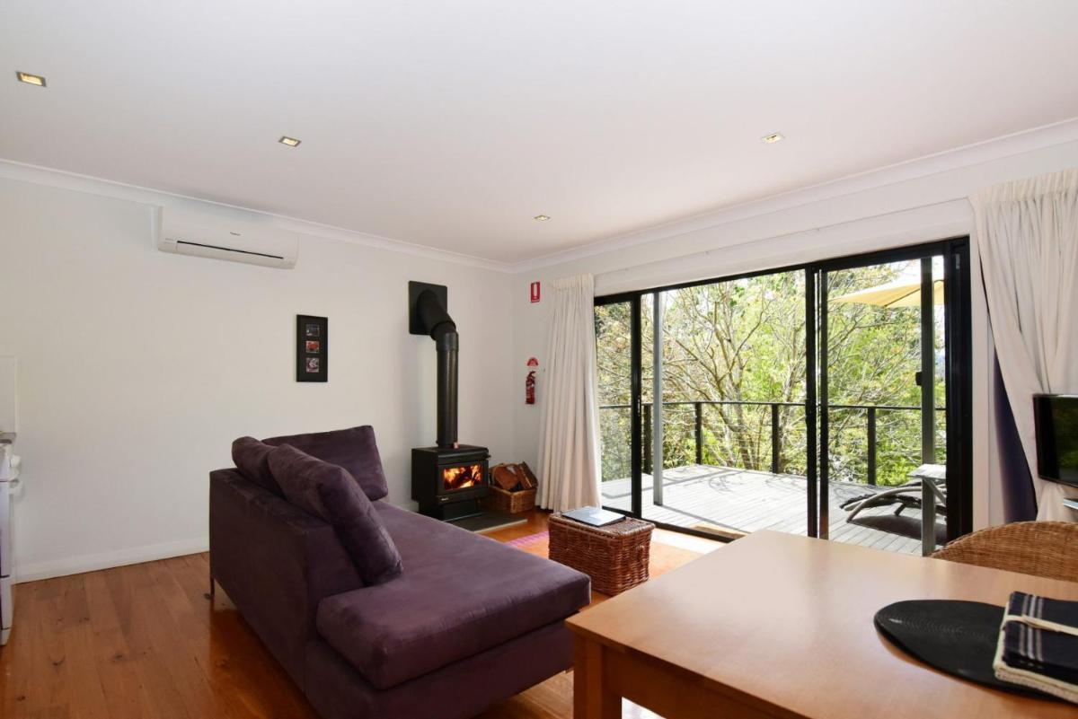Cloudsong Chalet 2 Close to the village centre - Housity