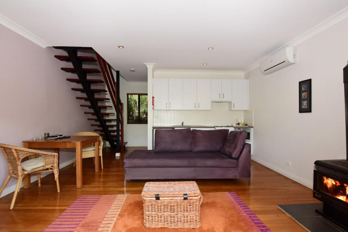 Cloudsong Chalet 2 Close to the village centre - Housity
