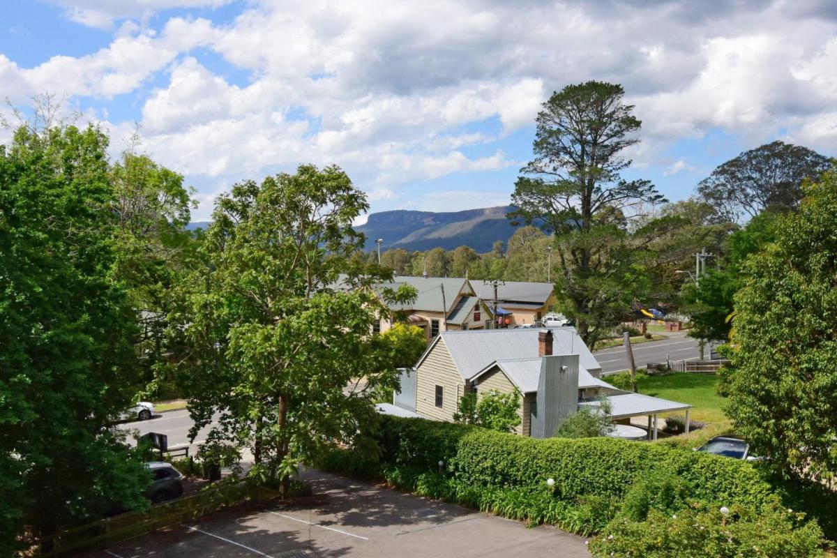 Cloudsong Chalet 1 Close to the village centre - Housity