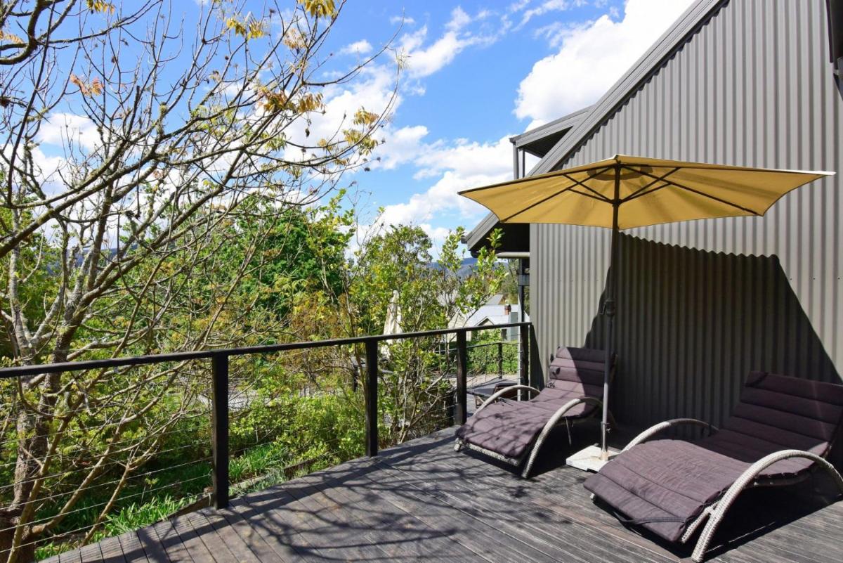 Cloudsong Chalet 2 Close to the village centre - Housity