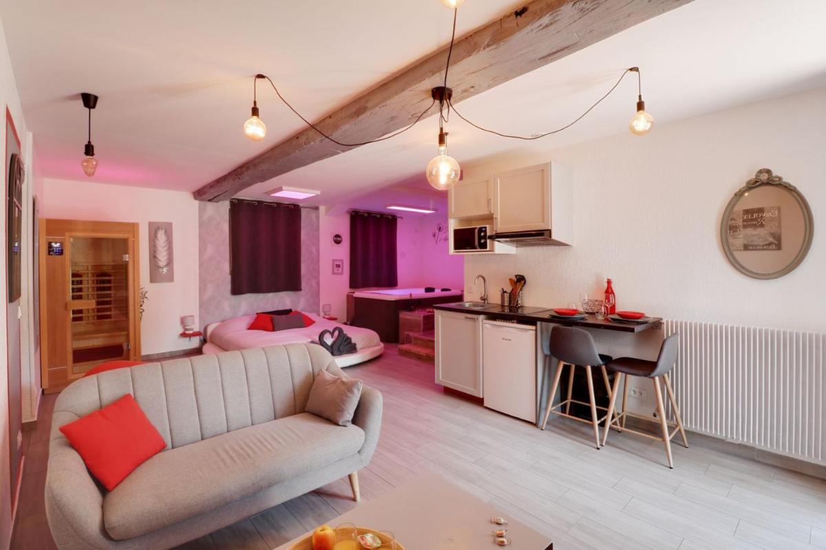 Suite Cupidon- Domaine des trois châteaux - Housity