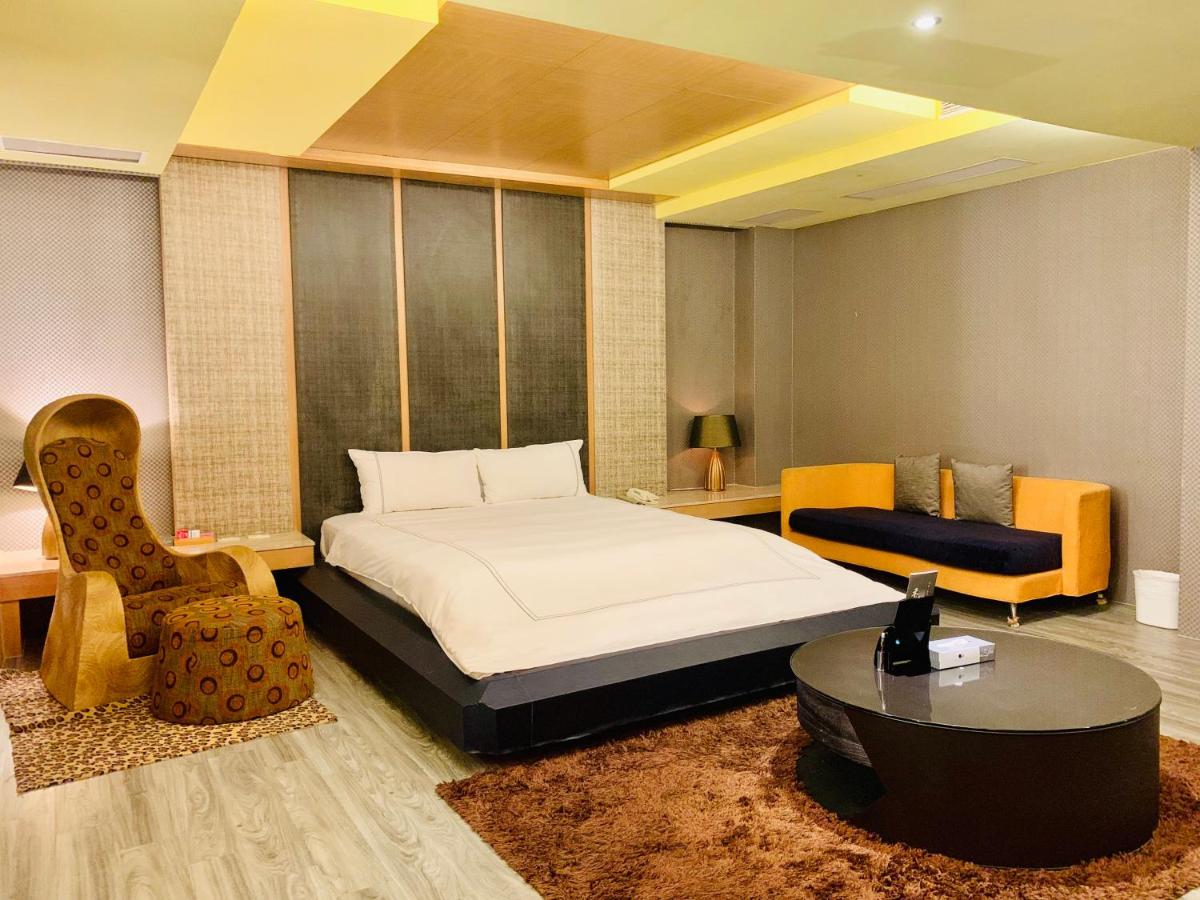 Her Home Spa Motel Chiayi - Housity