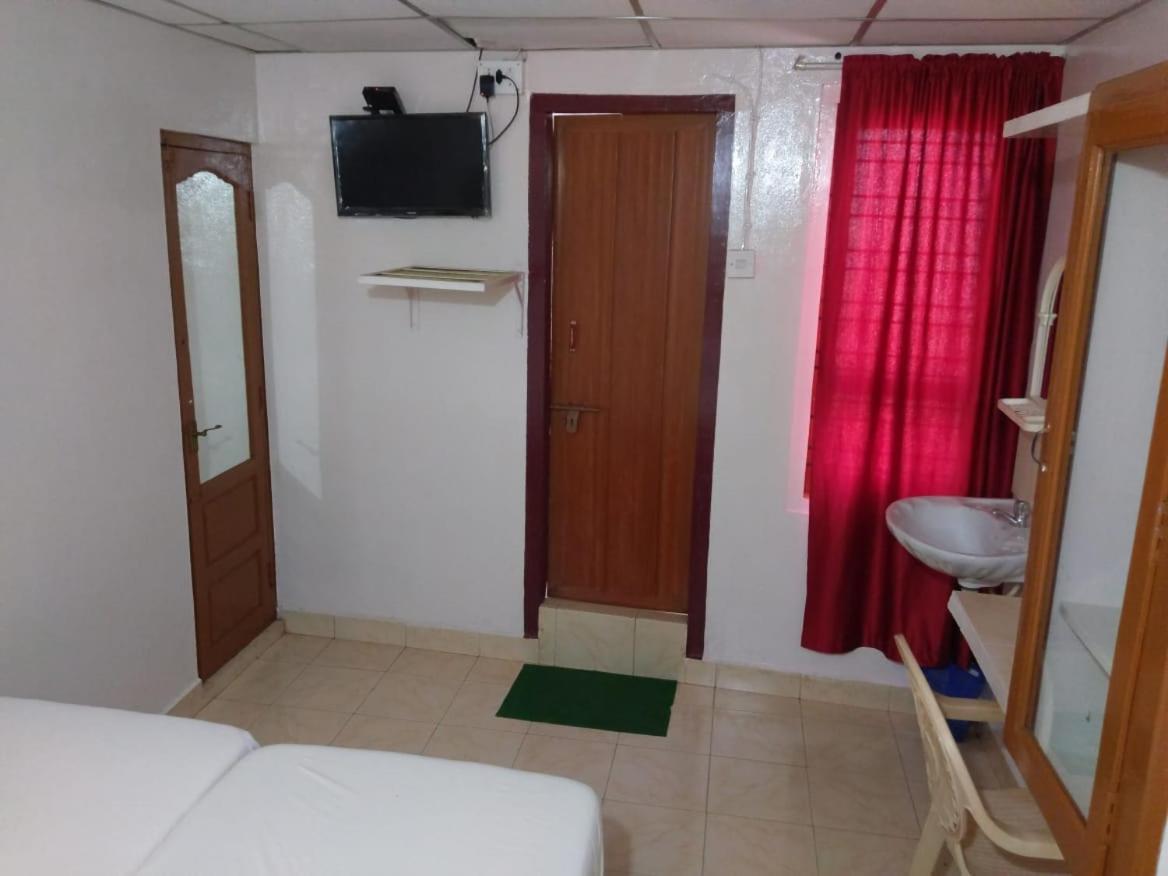 Anandan Tourist Home - Housity