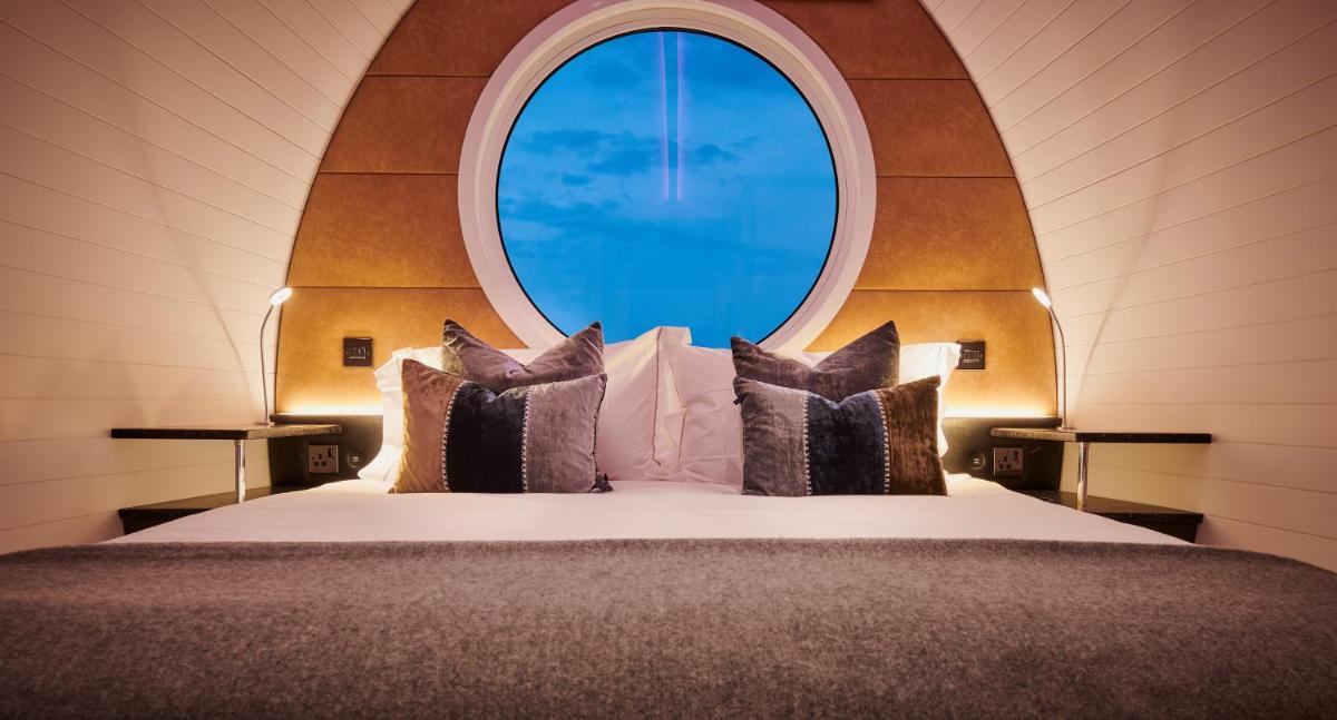 Luxury Hideaways - Housity