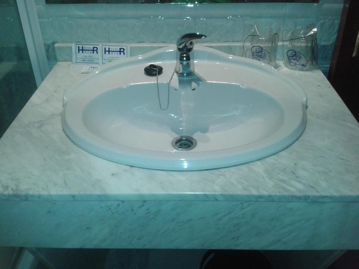 Hotel Nuevo Ara - Housity