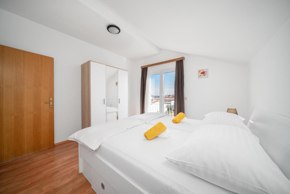 Apartments Tonći - Housity