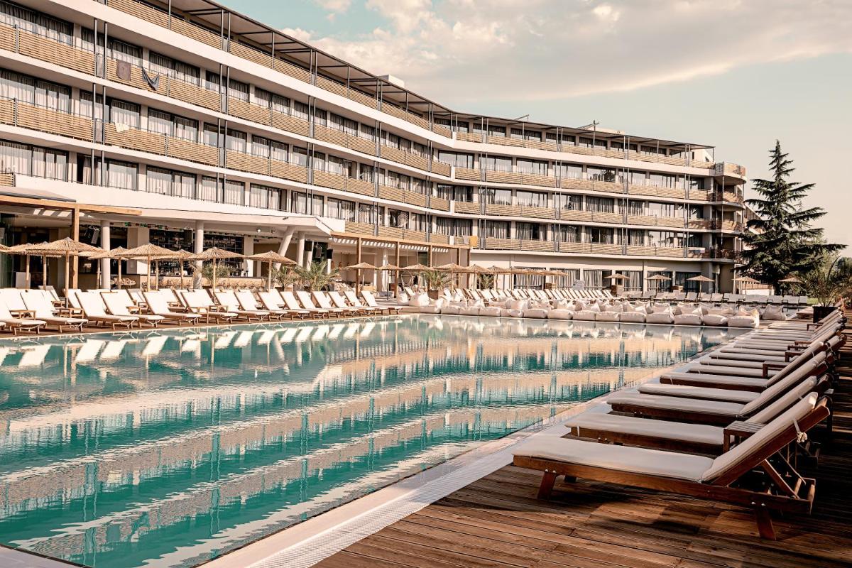Sunny Beach Club - Adults Only #YouthfulVibes - Housity