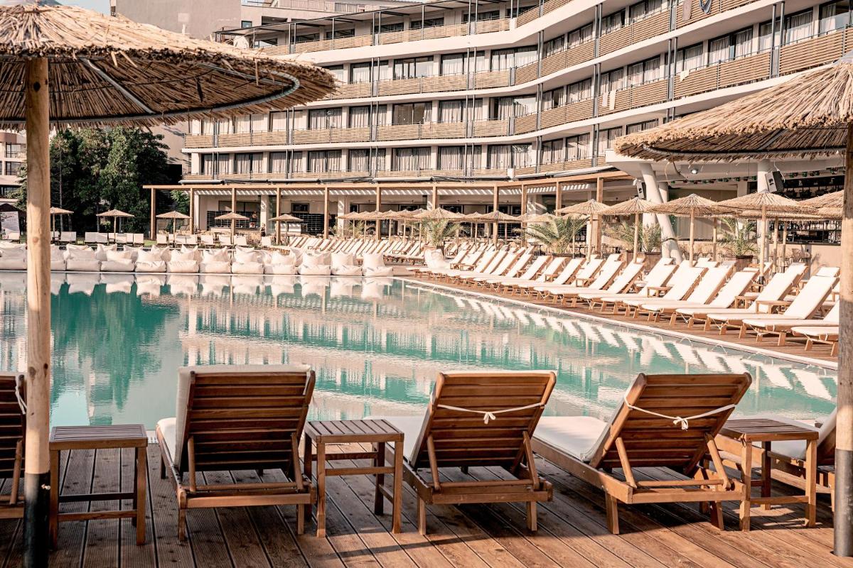 Sunny Beach Club - Adults Only #YouthfulVibes - Housity