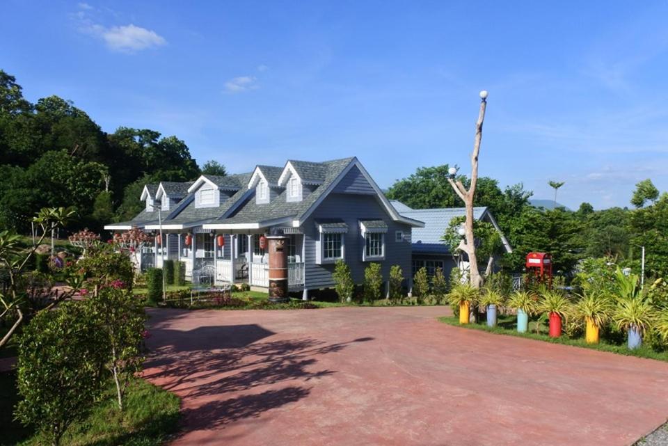 Farm Terrace - Housity