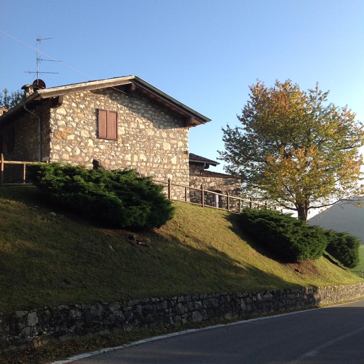 Mirabilia - Housity