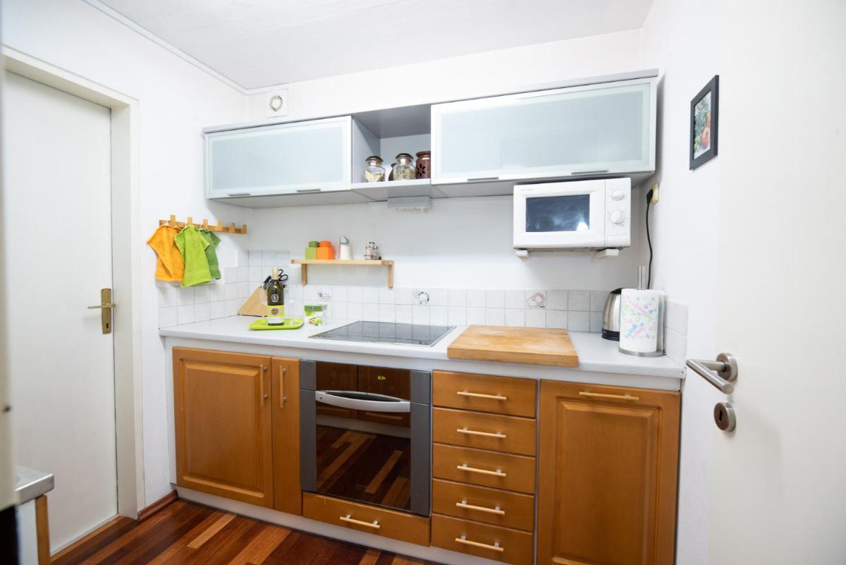 Mateja House - Apartments in Žirovnica - Housity