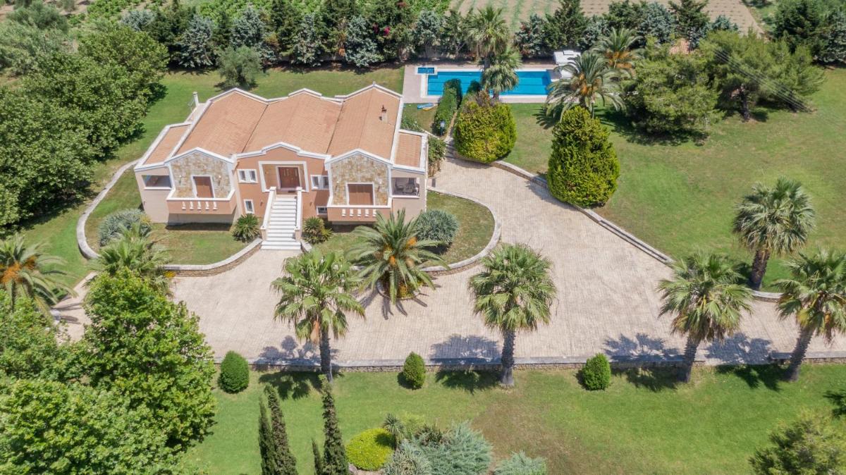Leone Luxury Villas - Housity