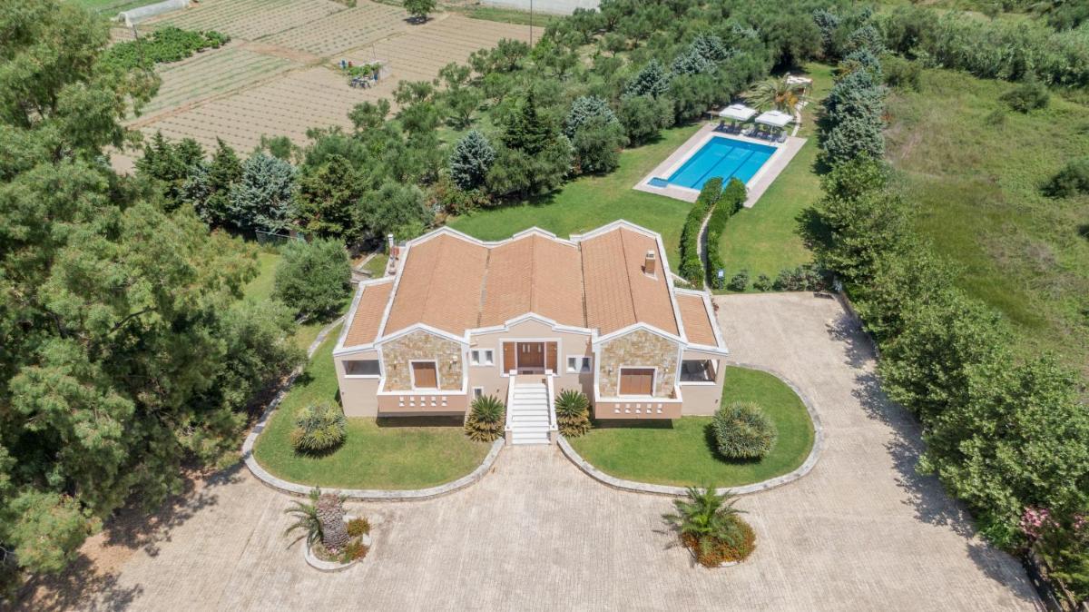 Leone Luxury Villas - Housity