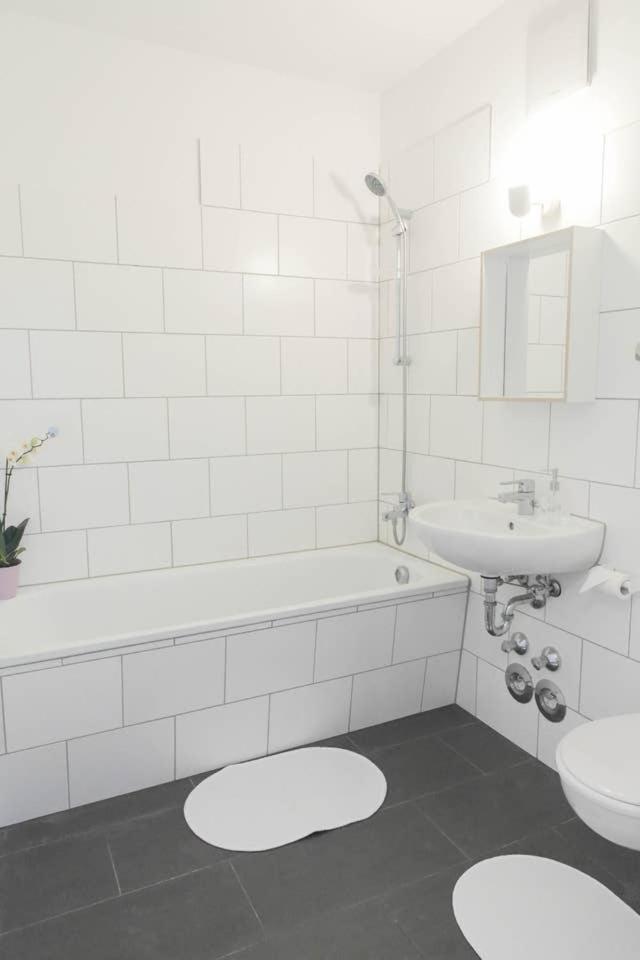 Suitetrails - Sunny Apartment 2b