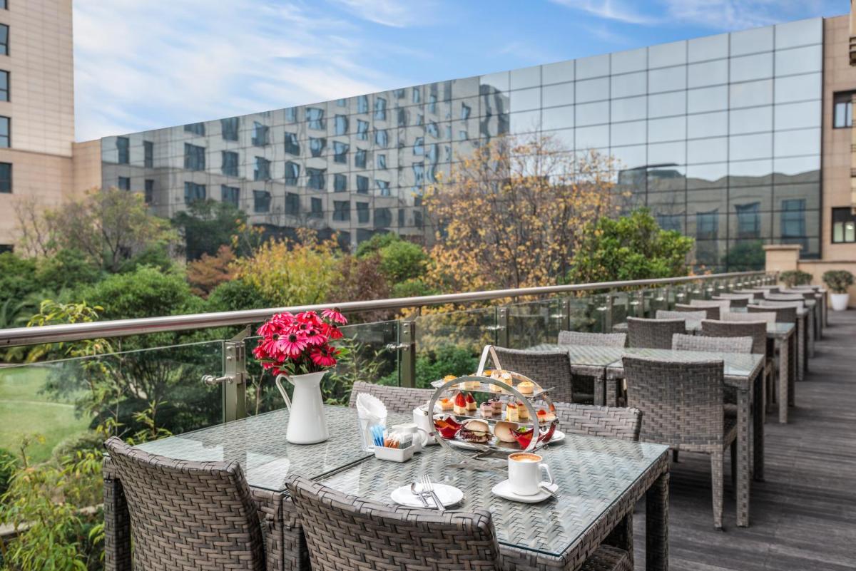 Holiday Inn Shanghai Hongqiao, an IHG Hotel - Housity