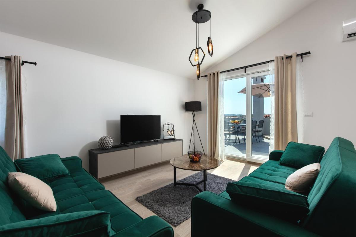 Royal View Apartment - Housity