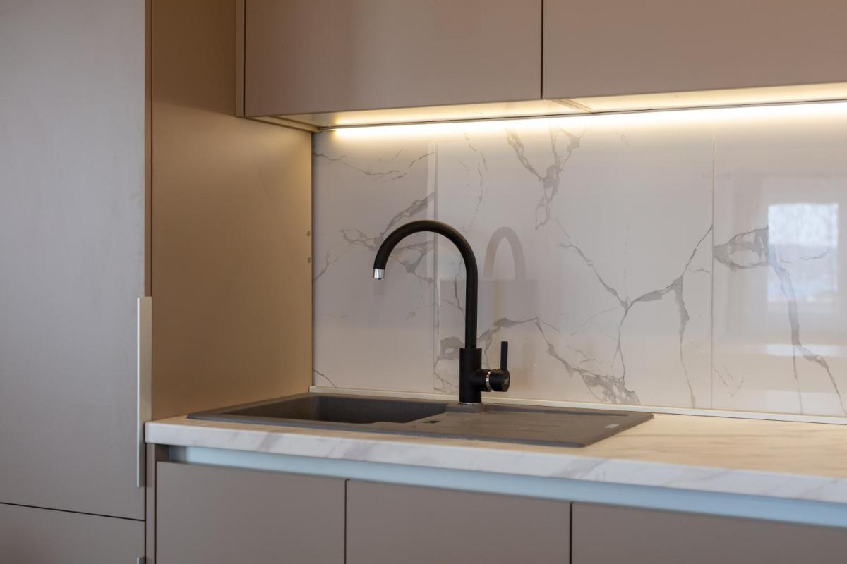 Royal View Apartment - Housity