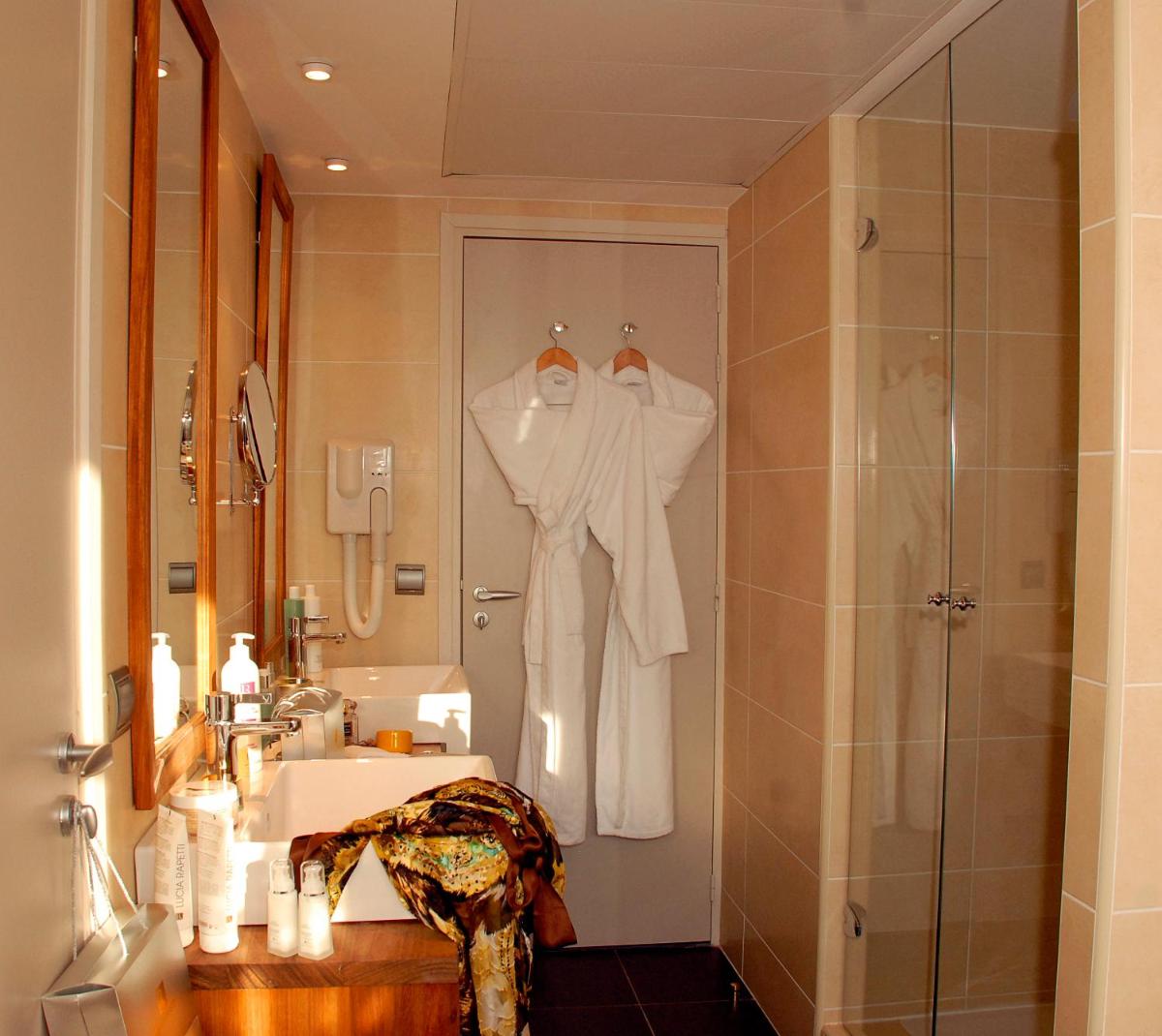 Salle de bains dans l'établissement Abbaye des Capucins Spa & Resort