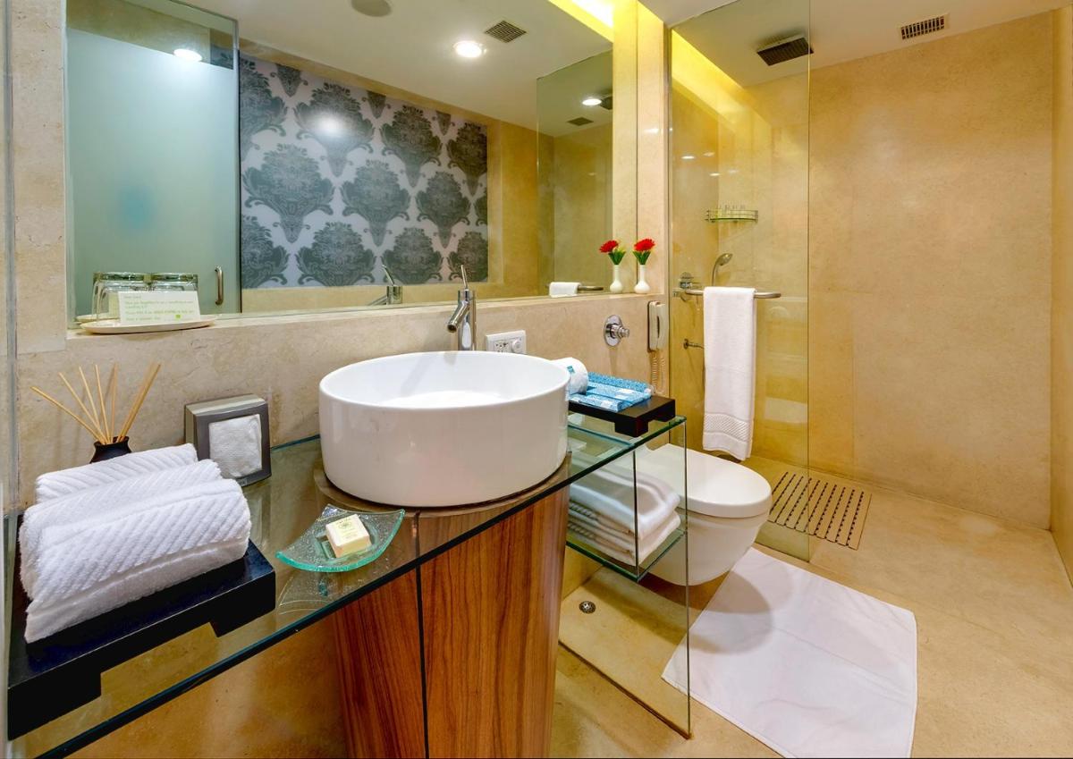 Suitetrails - Kenilworth Hotel, Kolkata