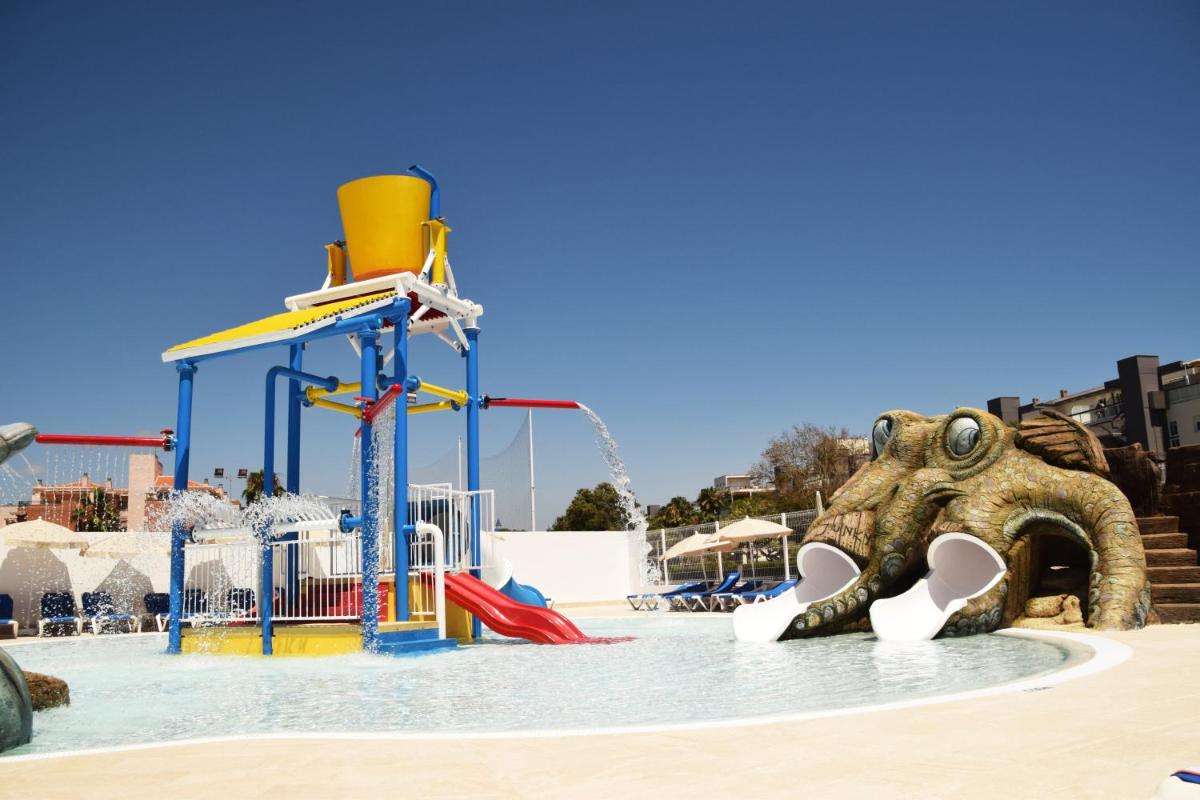 Piscina en o cerca de Playaballena
