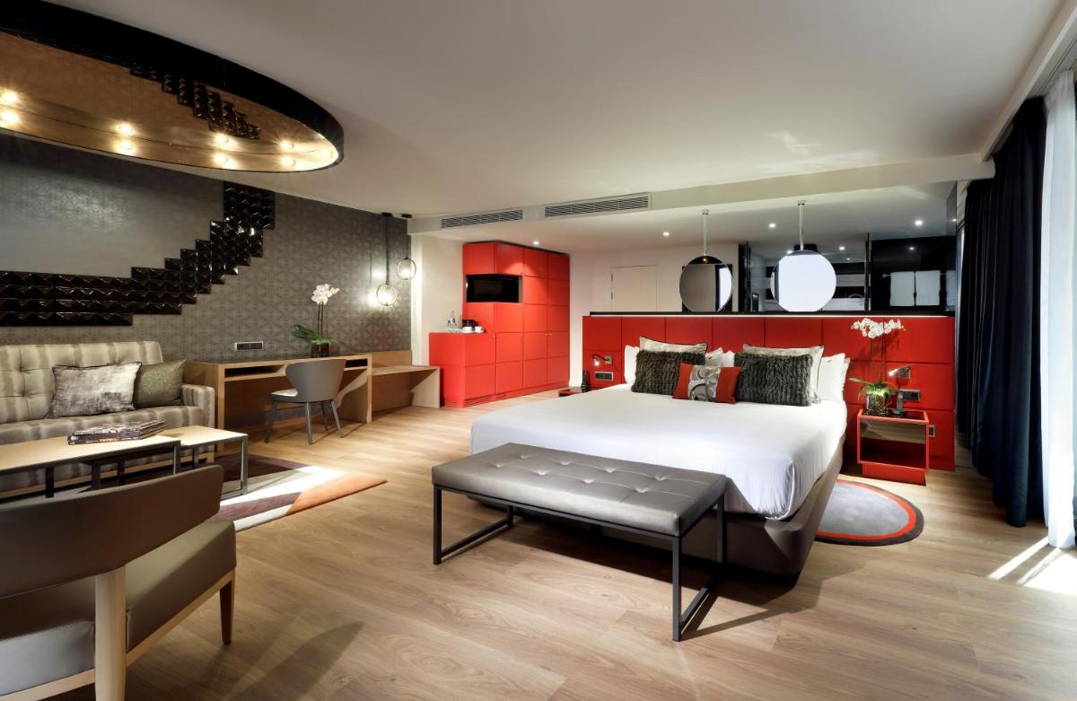 Una cocina o zona de cocina en Hard Rock Hotel Tenerife