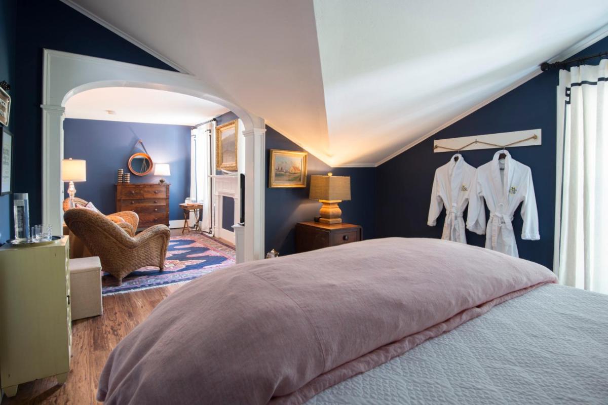 34 State \"Historic Luxury Suites\" Skaneateles - Housity
