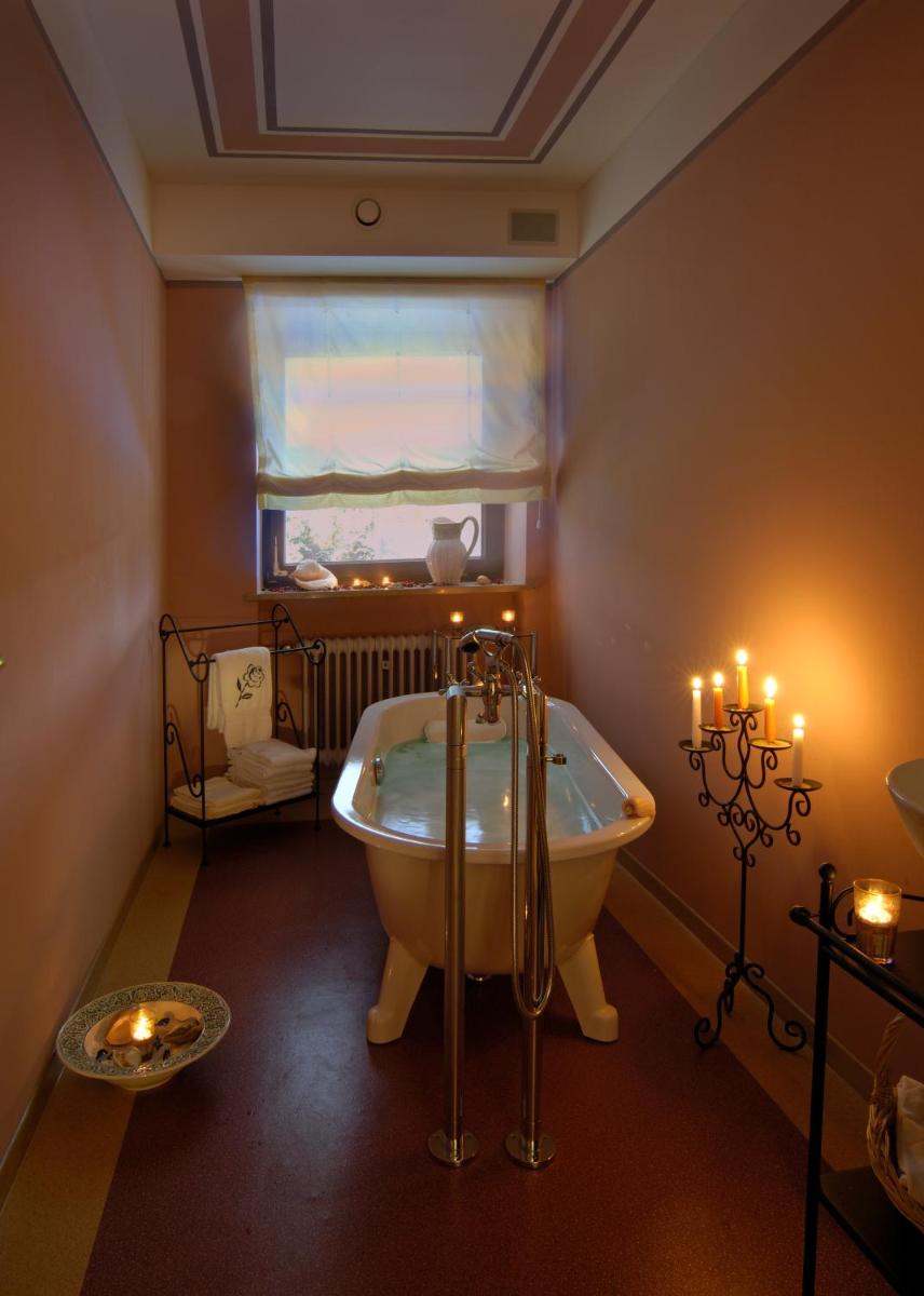 Hotel Gut Schmelmerhof - Housity