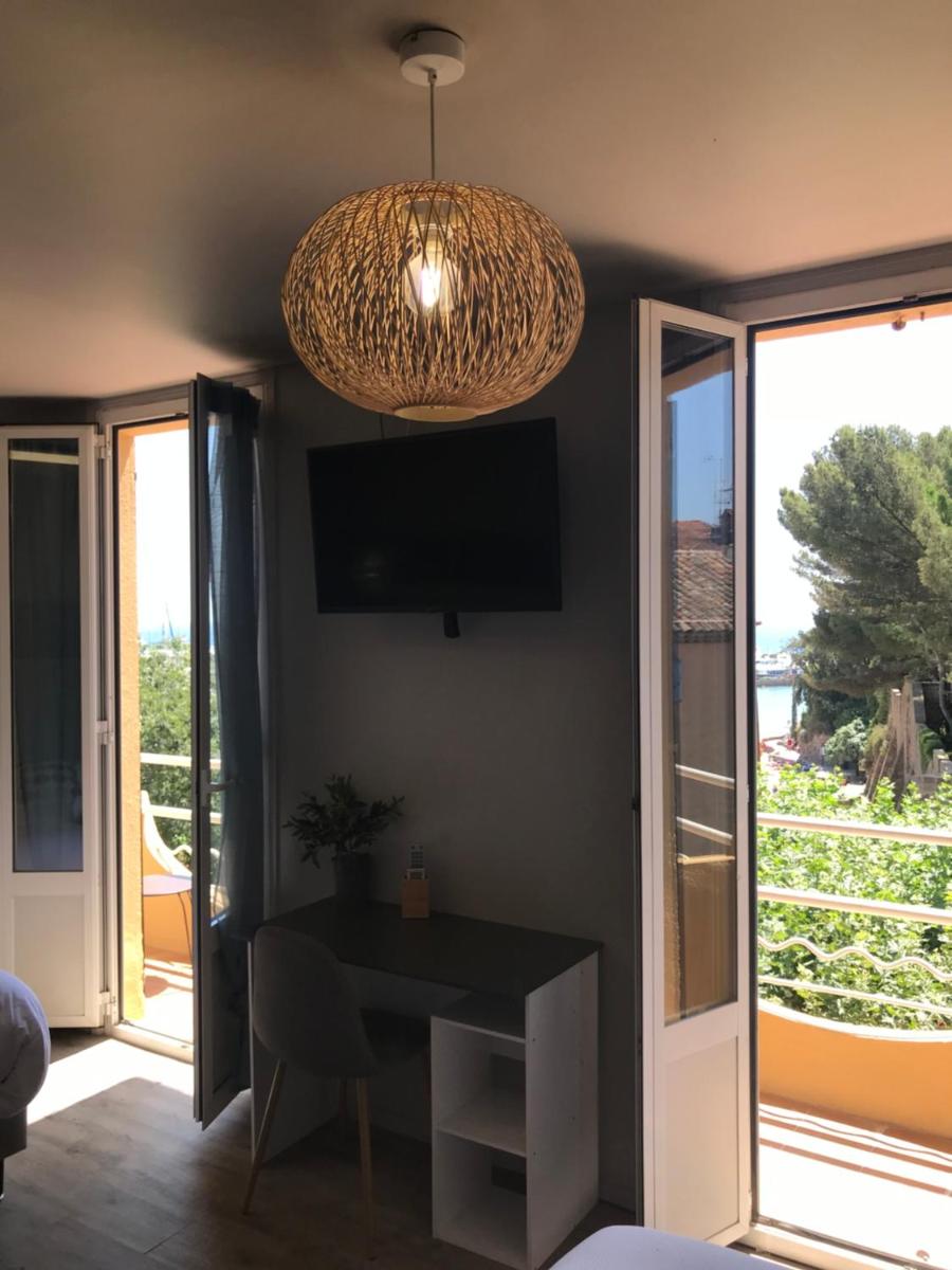 Hotel La Calanque - Housity